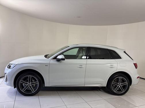 2023 Audi Q5 e 55 S line quattro Premium