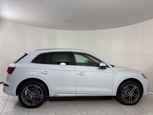 2023 Audi Q5 e 55 S line quattro Premium