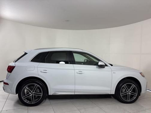 2023 Audi Q5 e 55 S line quattro Premium