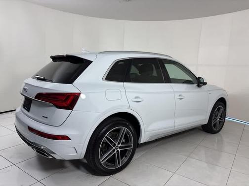 2023 Audi Q5 e 55 S line quattro Premium