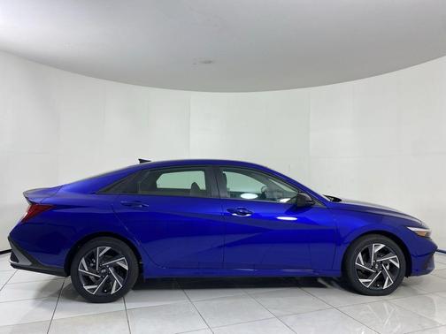 2025 Hyundai ELANTRA HEV SEL Sport