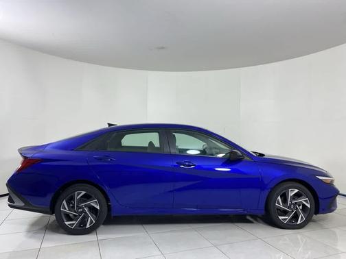 2025 Hyundai ELANTRA HEV SEL Sport