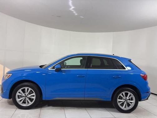 Turbo Blue 2023 Audi Q3 45 S line Premium