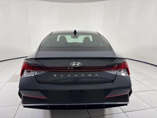 2026 Hyundai ELANTRA SEL