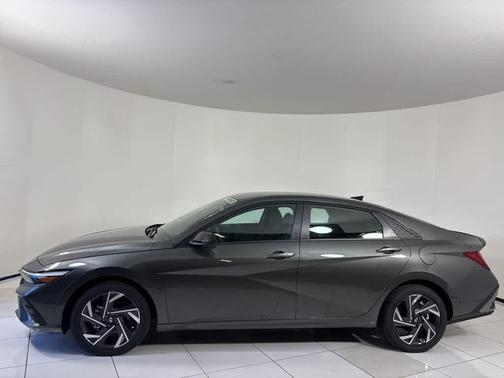 2025 Hyundai ELANTRA HEV SEL Sport