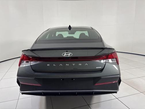 2025 Hyundai ELANTRA HEV SEL Sport