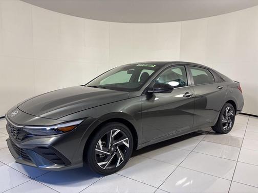 2025 Hyundai ELANTRA HEV SEL Sport