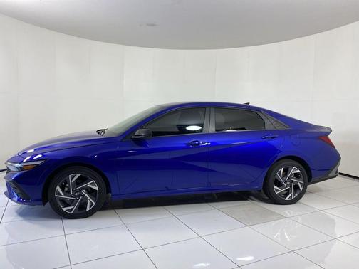 2025 Hyundai ELANTRA HEV SEL Sport