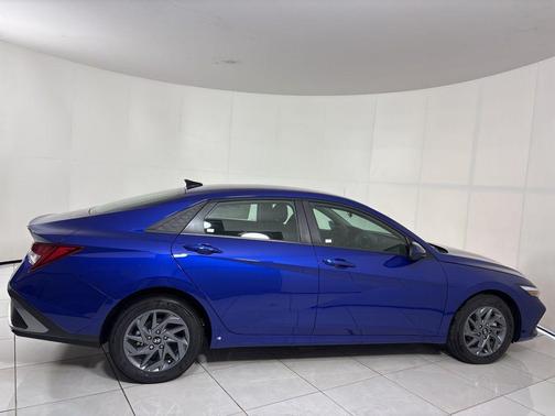 2025 Hyundai ELANTRA HEV Blue