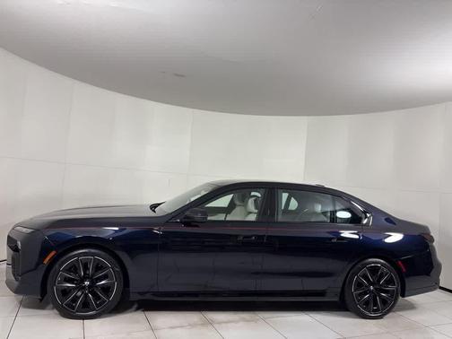 2024 BMW 760 760i xDrive