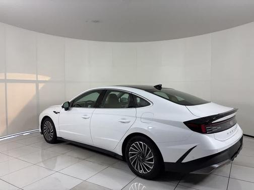 2025 Hyundai SONATA Hybrid Limited