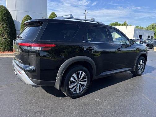 Black 2024 Nissan Pathfinder SL