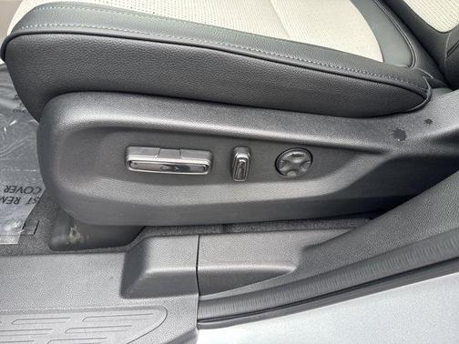 Solar Silver Metallic 2026 Honda Odyssey Elite