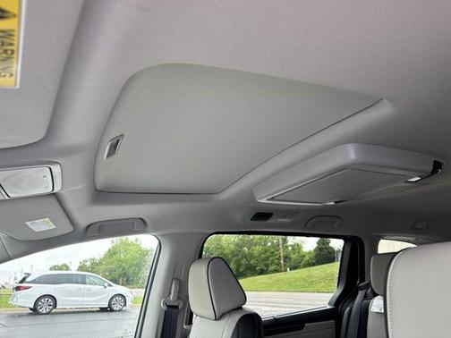 Solar Silver Metallic 2026 Honda Odyssey Elite