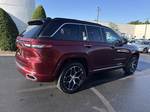 2025 Jeep Grand Cherokee Summit