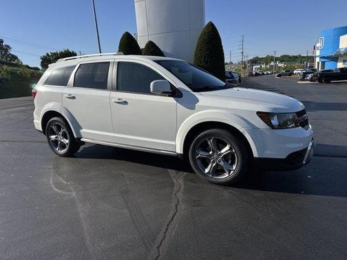 White 2016 Dodge Journey Crossroad