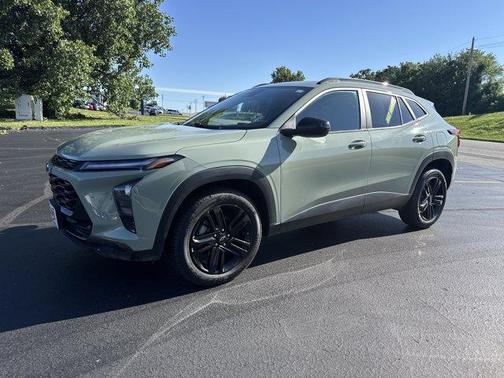 Green 2025 Chevrolet Trax ACTIV