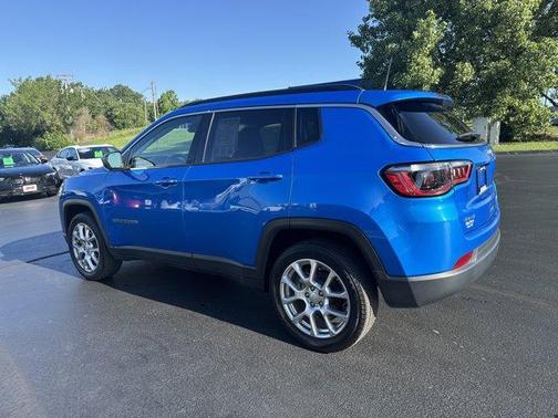 2022 Jeep Compass Latitude Lux