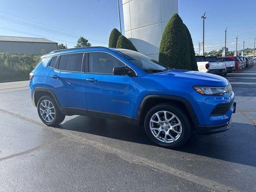 2022 Jeep Compass Latitude Lux