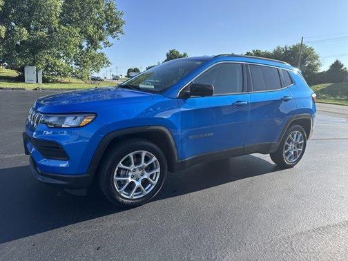 2022 Jeep Compass Latitude Lux