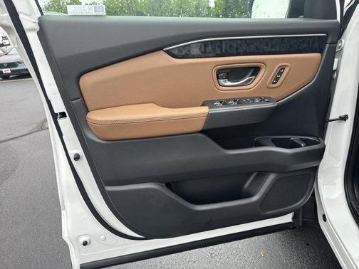 Platinum White Pearl 2026 Honda Passport Sport