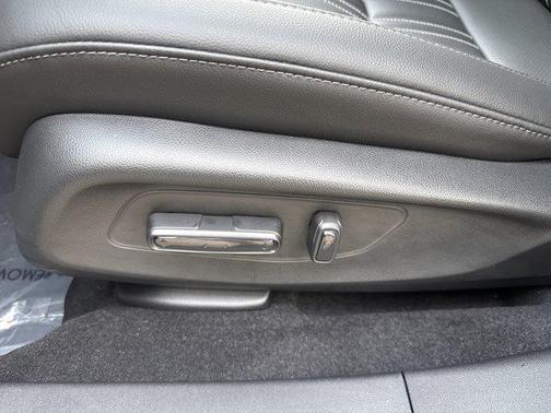 Crystal Black Pearl 2027 Honda HR-V EX-L
