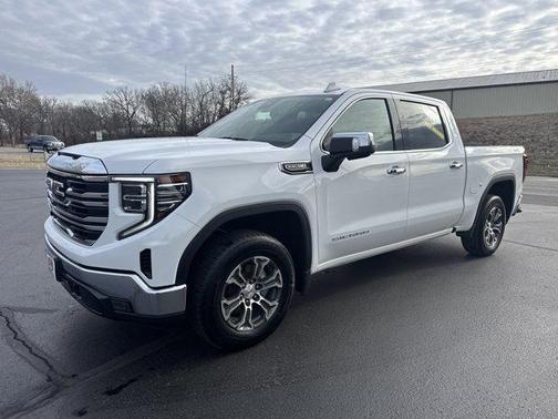 2025 GMC Sierra 1500 SLT