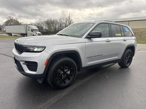 2024 Jeep Grand Cherokee Laredo