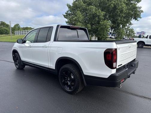 Platinum White Pearl 2026 Honda Ridgeline Black Edition Two-Tone