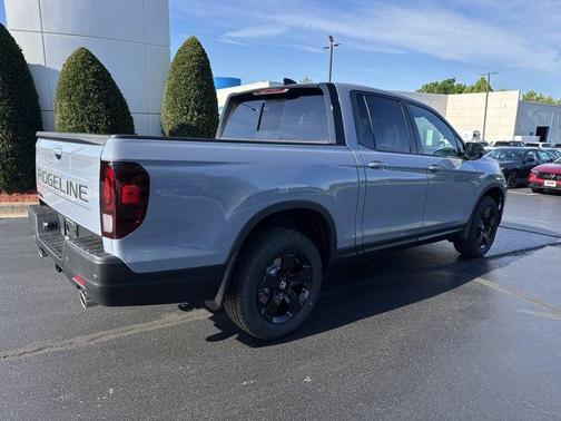 Sonic Gray Pearl 2026 Honda Ridgeline Black Edition Two-Tone