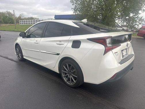 White 2019 Toyota Prius LE