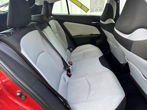 2021 Toyota Prius LE