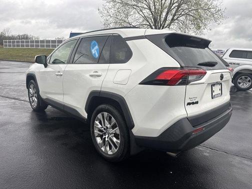 2019 Toyota RAV4 XLE Premium