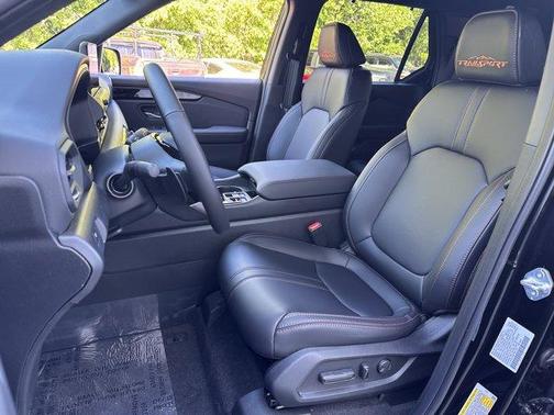 Crystal Black Pearl 2026 Honda Pilot TrailSport