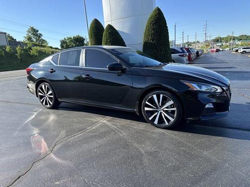 Black 2022 Nissan Altima 2.5 SR