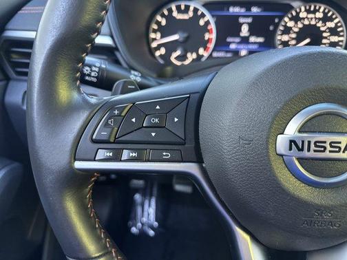 Black 2022 Nissan Altima 2.5 SR