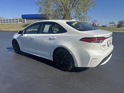 White 2021 Toyota Corolla LE