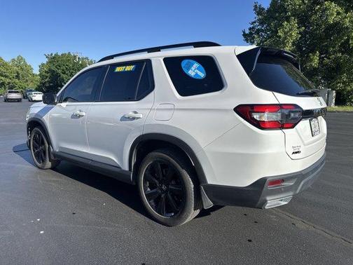 Platinum White Pearl 2025 Honda Pilot Black Edition