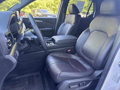 Platinum White Pearl 2025 Honda Pilot Black Edition