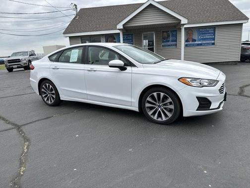 2020 Ford Fusion SE