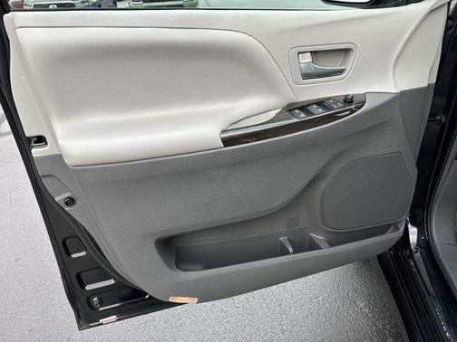 2019 Toyota Sienna XLE