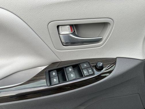 2019 Toyota Sienna XLE