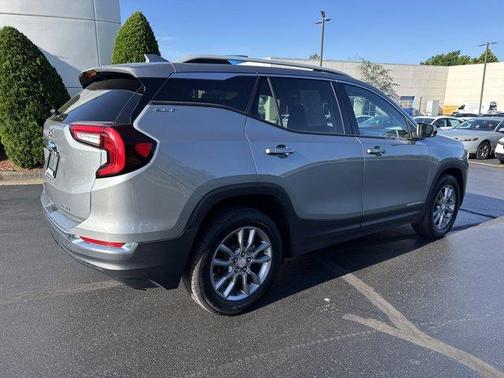 2023 GMC Terrain SLT