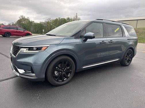 2022 Kia Carnival SX