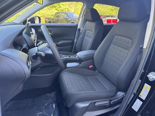 Crystal Black Pearl 2026 Honda HR-V LX