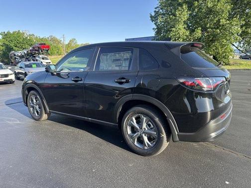 Crystal Black Pearl 2026 Honda HR-V LX