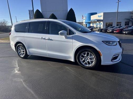 2022 Chrysler Pacifica Touring-L
