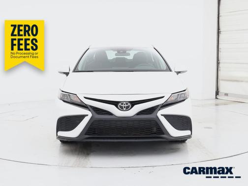 White 2024 Toyota Camry SE