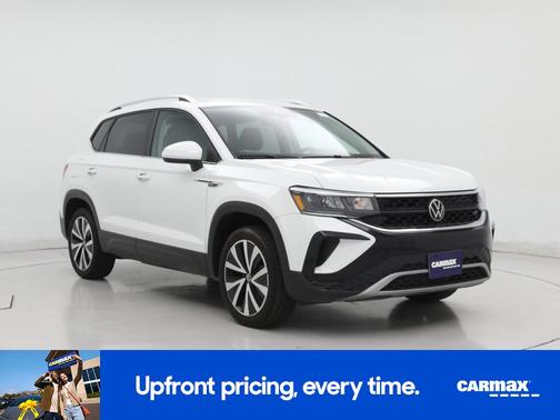 White 2024 Volkswagen Taos SE