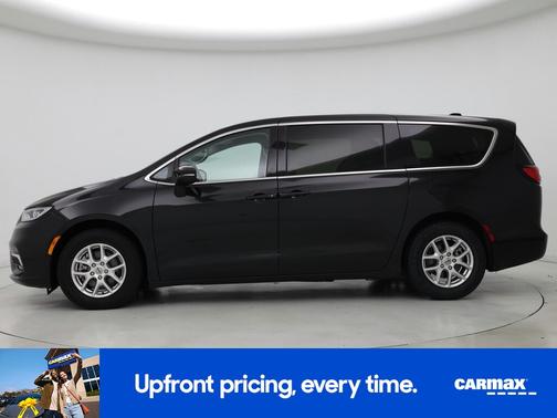 Black 2023 Chrysler Pacifica Touring L